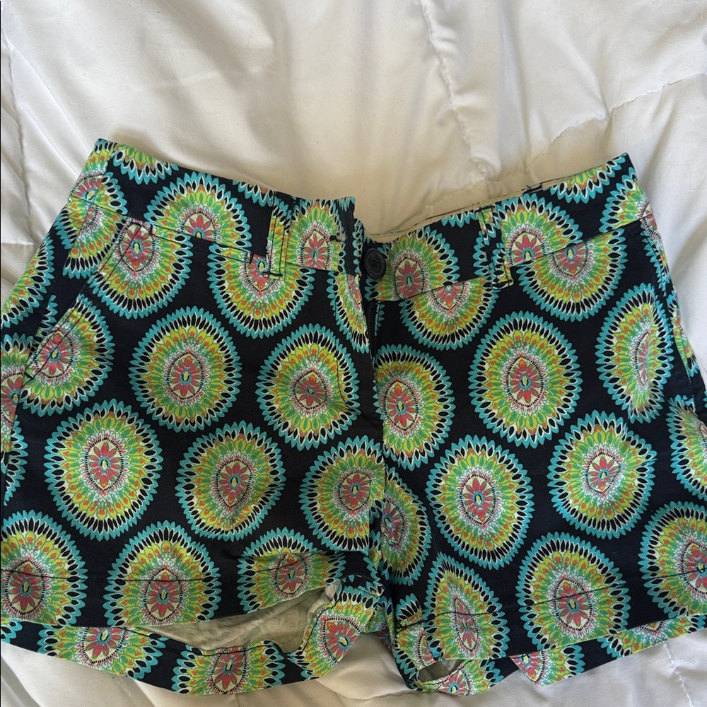 Crown and Ivy Women's Black Patterned Summer Shorts - Multicolor Medallion Print